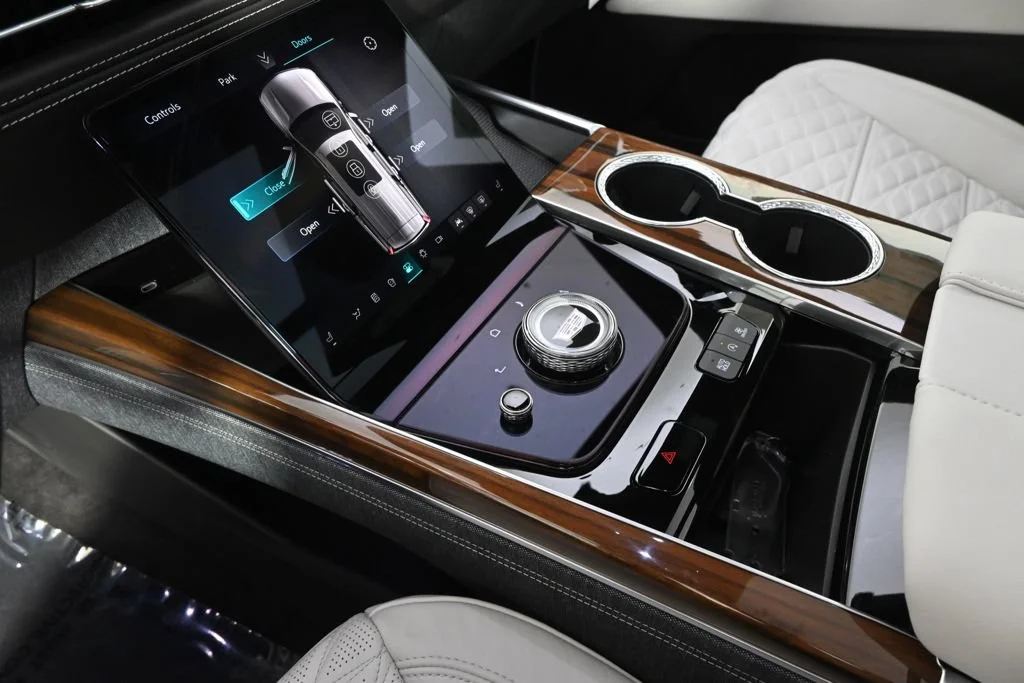 2026 Cadillac Escalade Platinum Sport - Photo 32