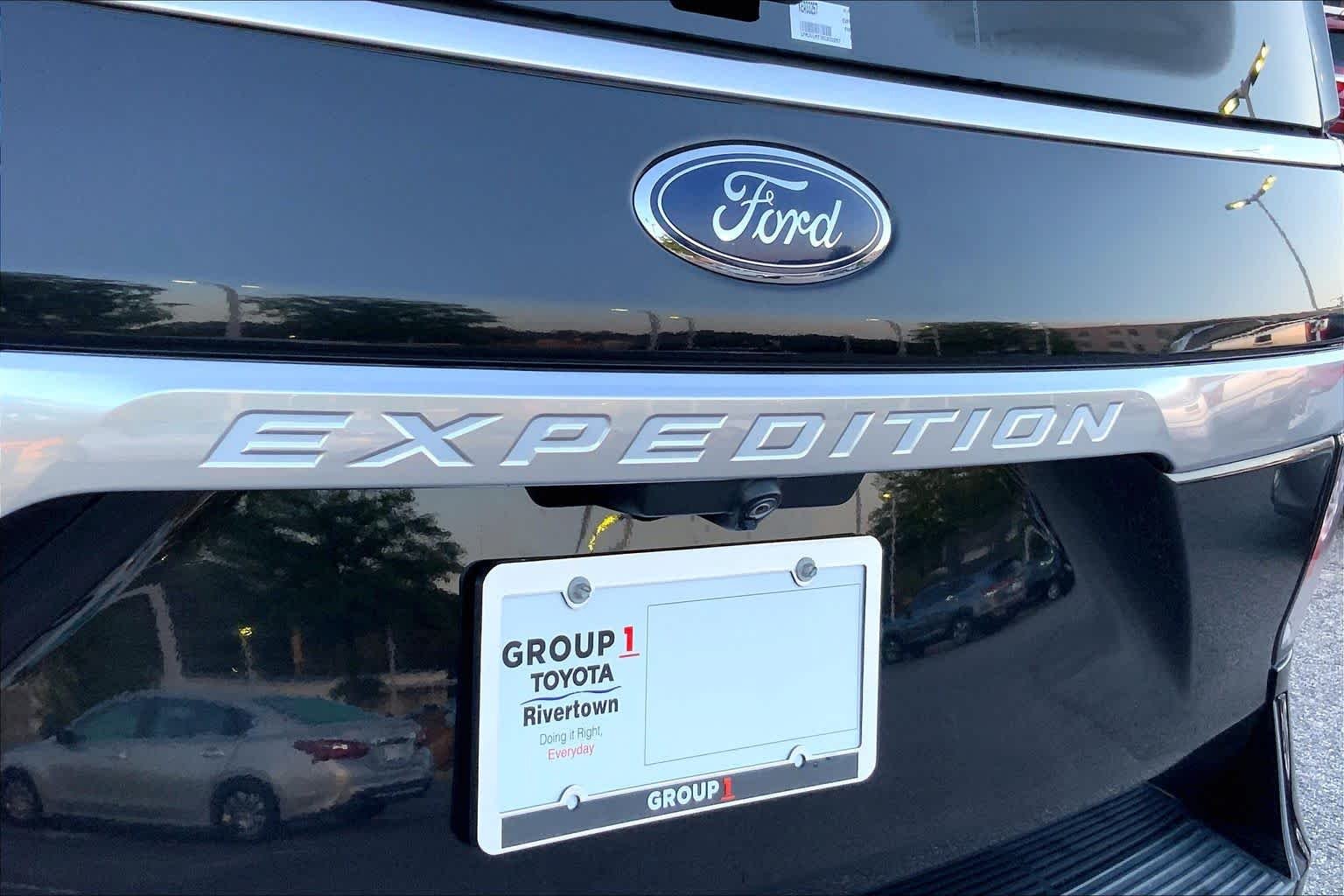 Used 2019 Agate Black Ford Platinum image 10