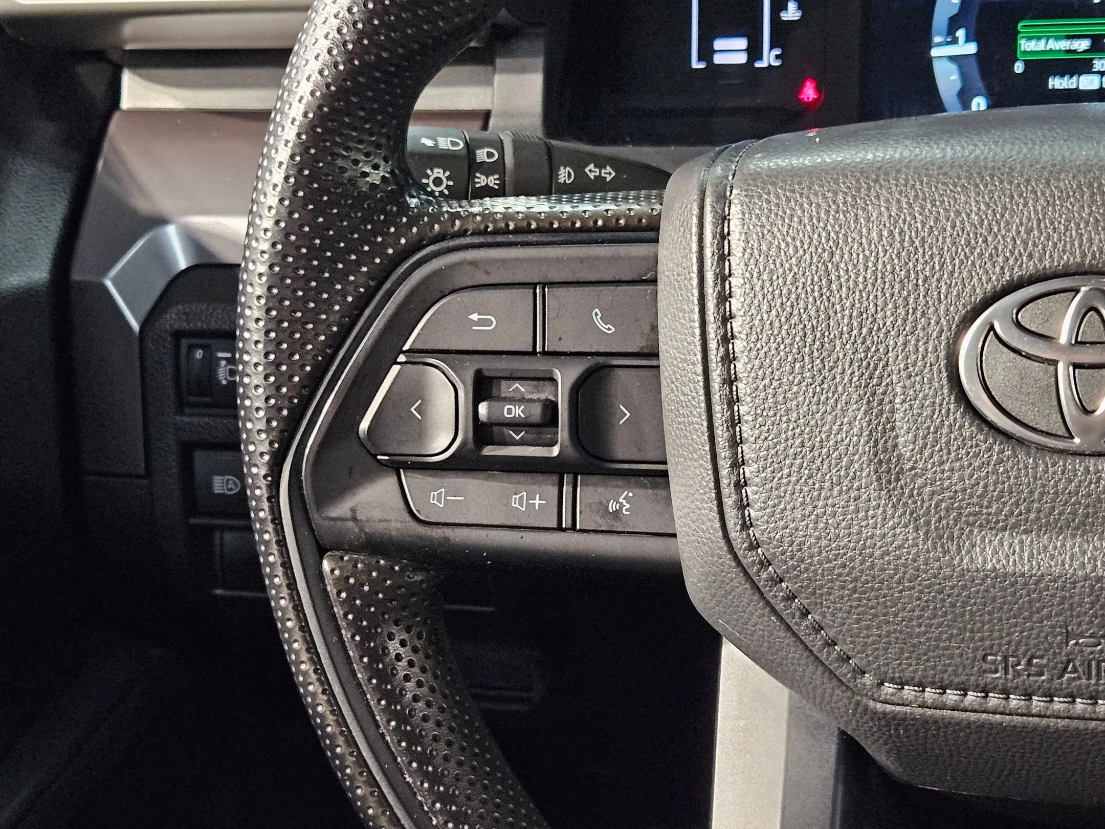 Used 2025 Ice Cap Toyota SR5 image 27