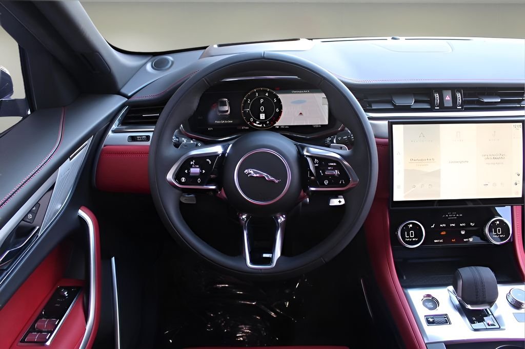 New 2026 Eiger Grey Jaguar P250 R-Dynamic S image 15