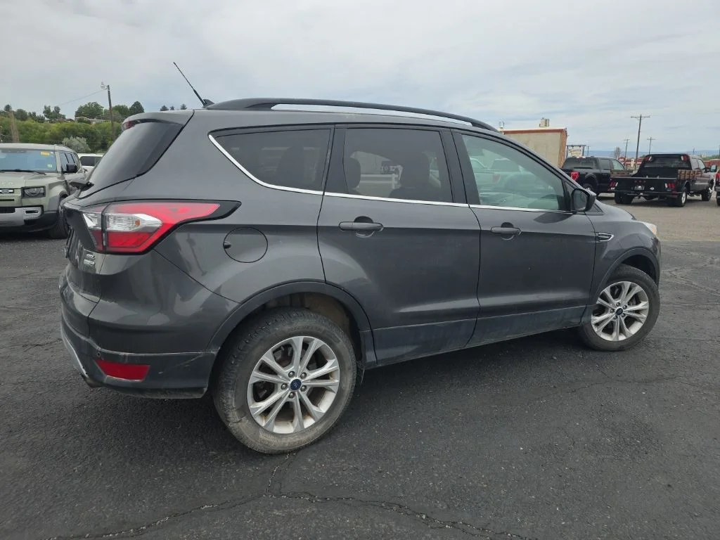 Used 2018 Magnetic Ford SEL image 5