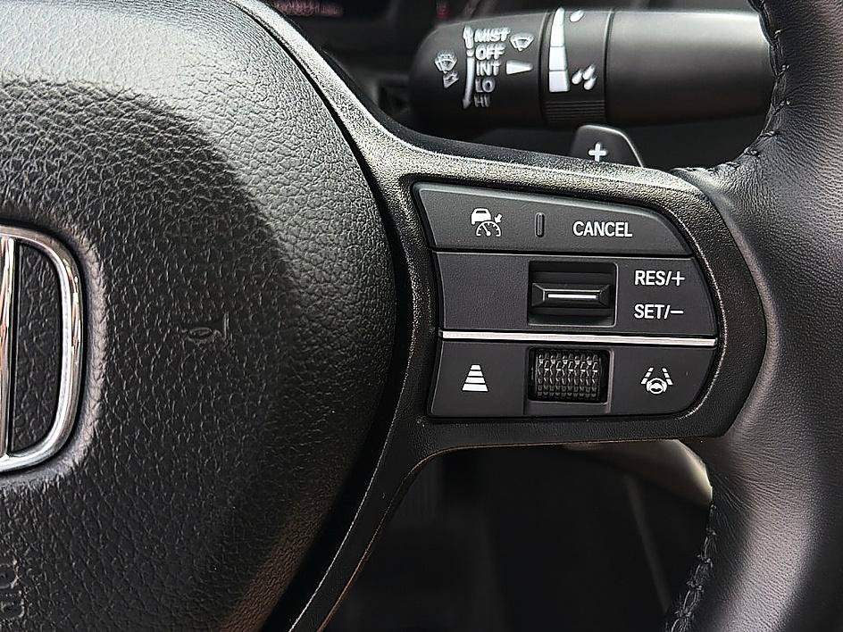 Used 2024 Canyon River Blue Metallic Honda EX-L image 19