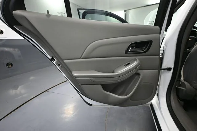 Used 2015 White Chevrolet LS image 28