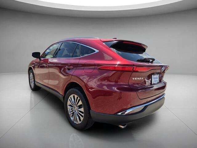 Used 2021 Ruby Flare Pearl Toyota XLE image 3