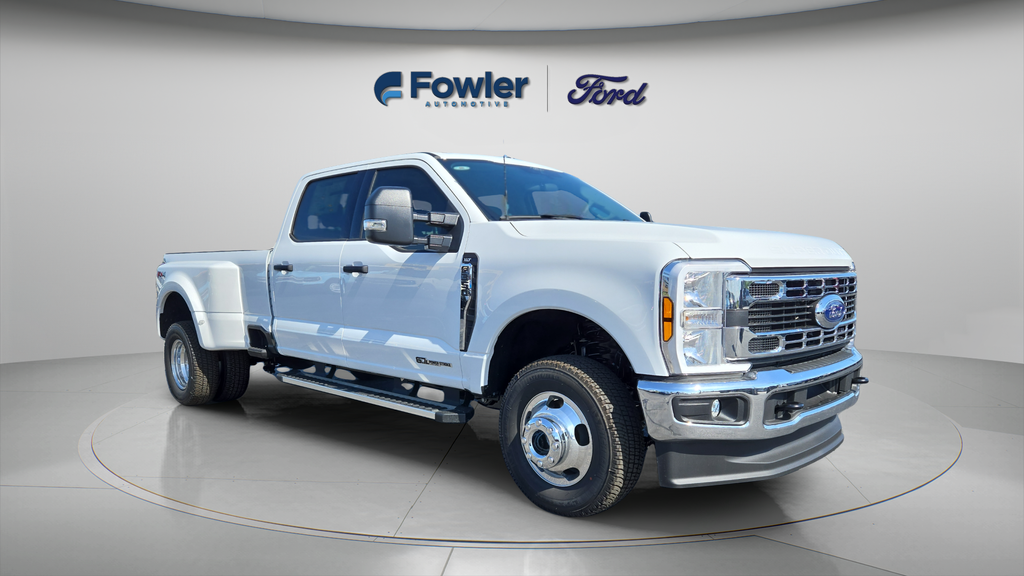 New 2026 Oxford White Ford F-350® XLT image 1