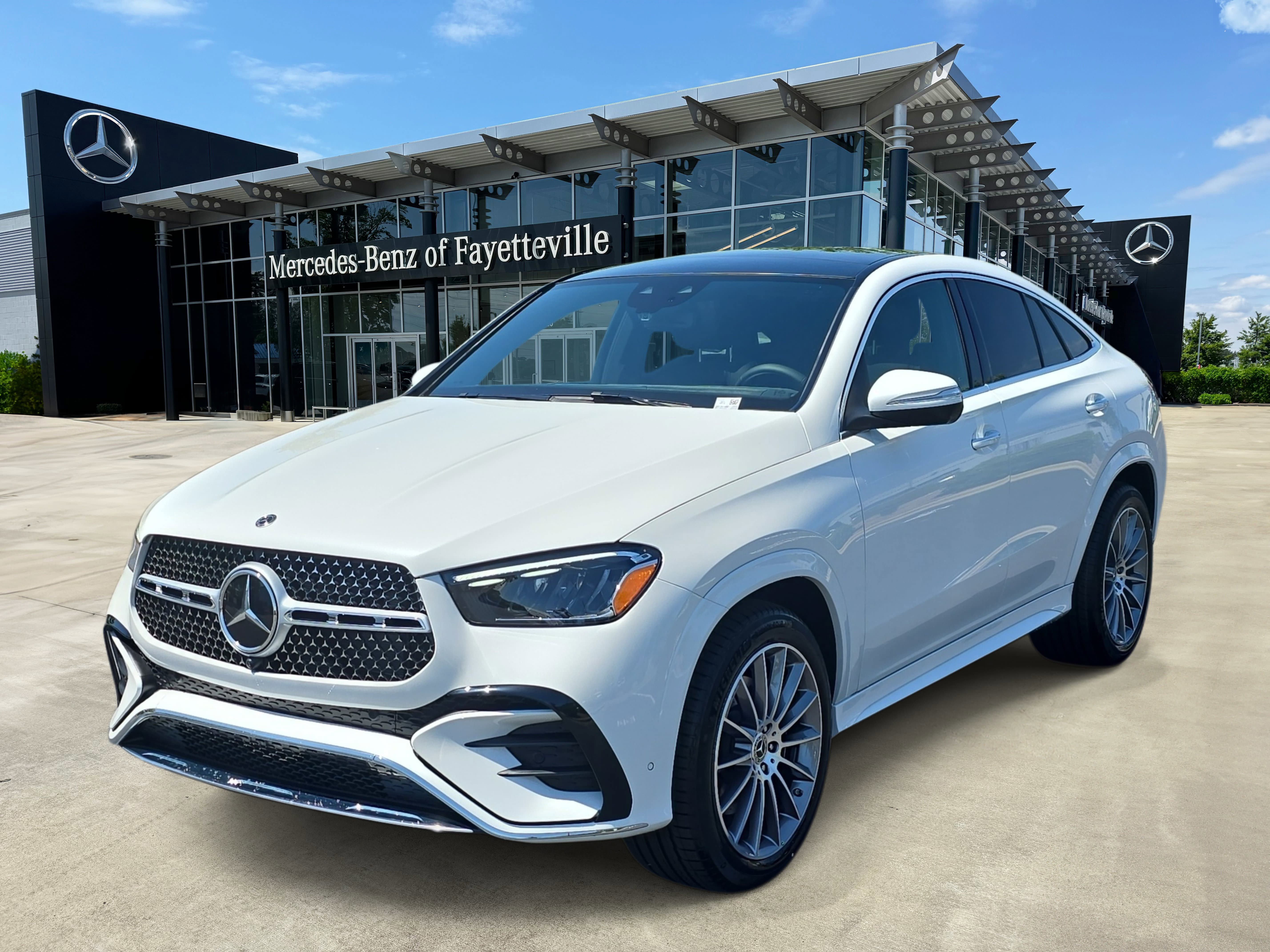 New 2026 MANUFAKTUR Moonlight White Metallic Mercedes-Benz GLE450 image 1