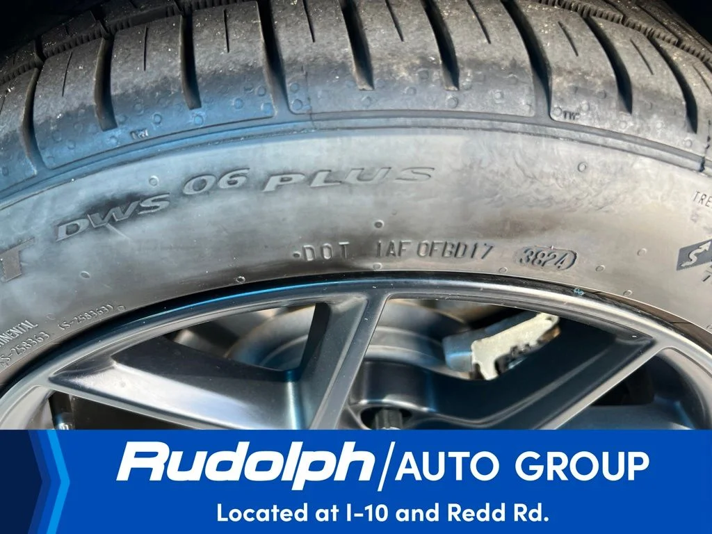 Used 2021 Blue Metallic Ford GT Premium image 28