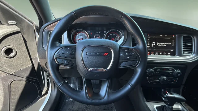 Used 2023 White Dodge SXT image 12