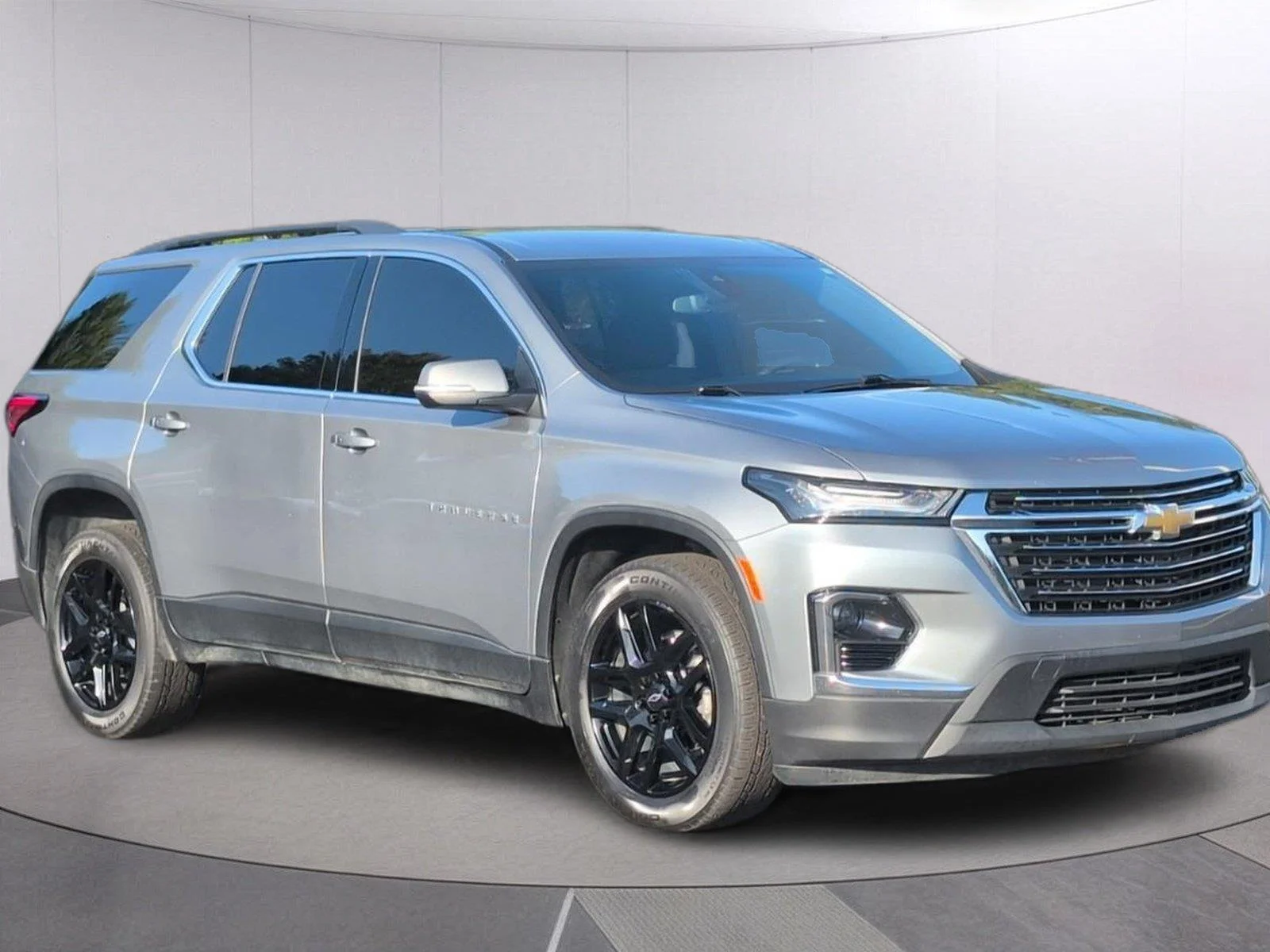 Used 2023 STERLING GRAY METALLIC Chevrolet LT Cloth image 9
