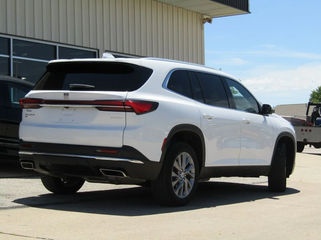 Used 2025 White Buick Preferred image 3