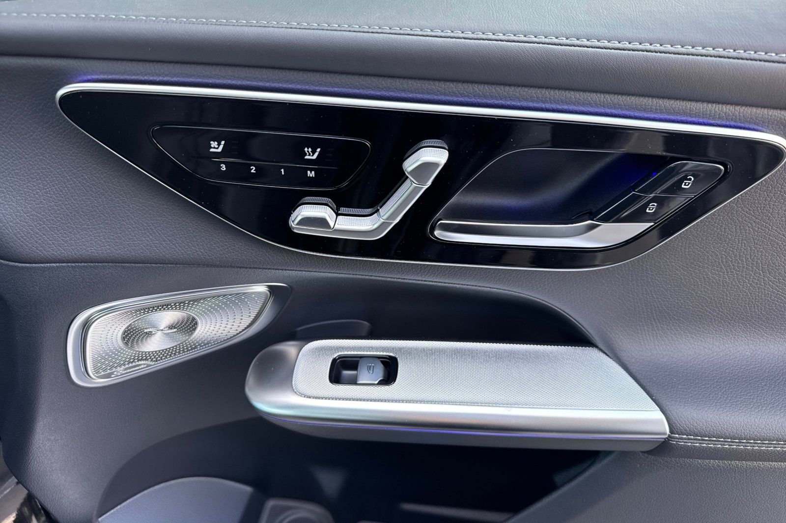 New 2027 Obsidian Black Metallic Mercedes-Benz GLC 300 Coupe image 33