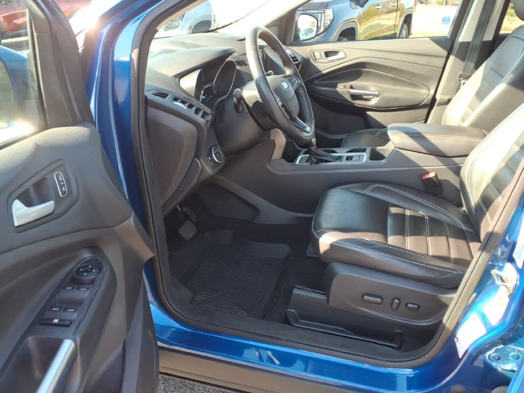 Used 2018 Lightning Blue Metallic Ford SEL image 17