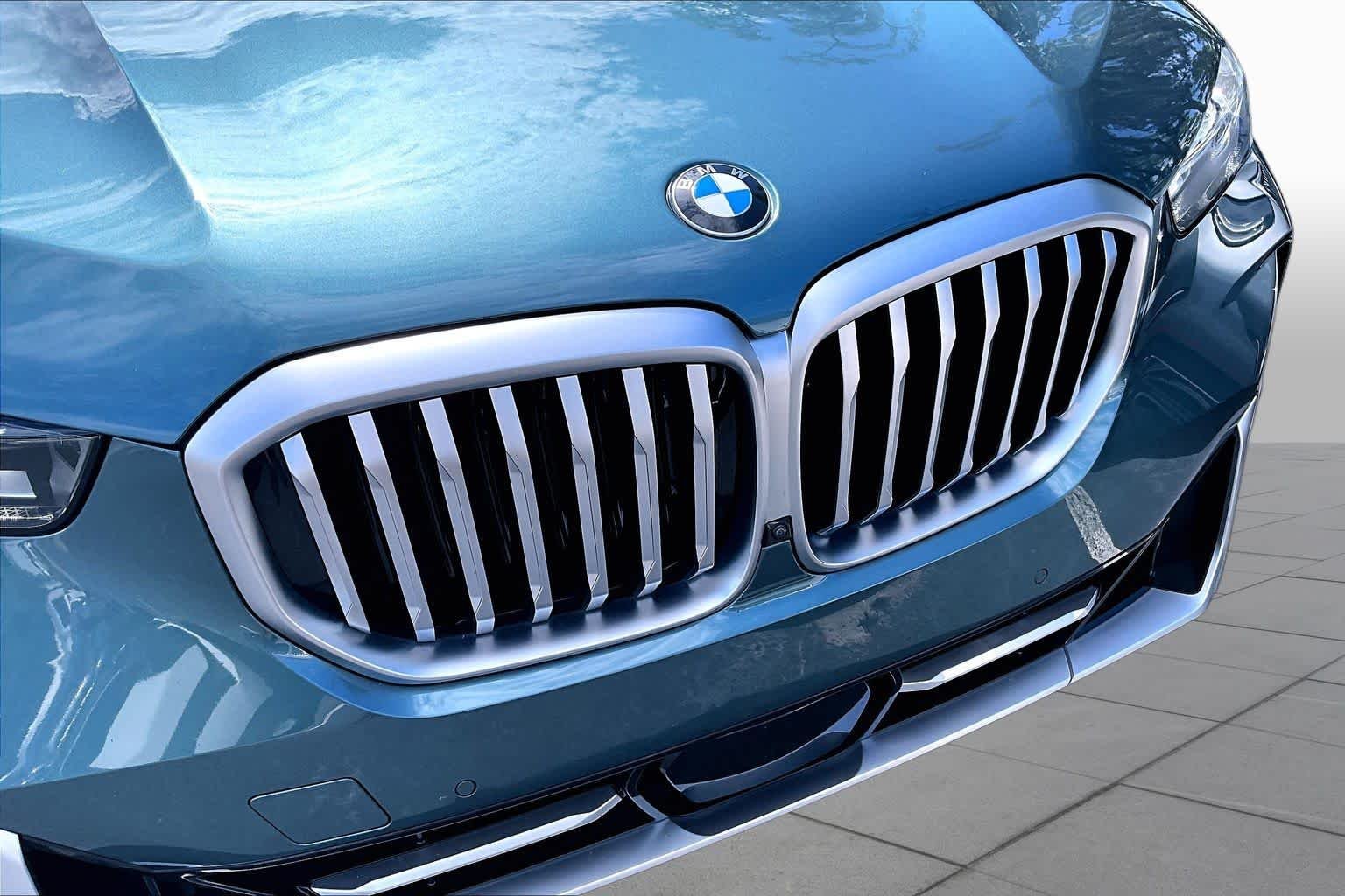 Used 2024 Blue Ridge Mountain Metallic BMW xDrive40i image 30