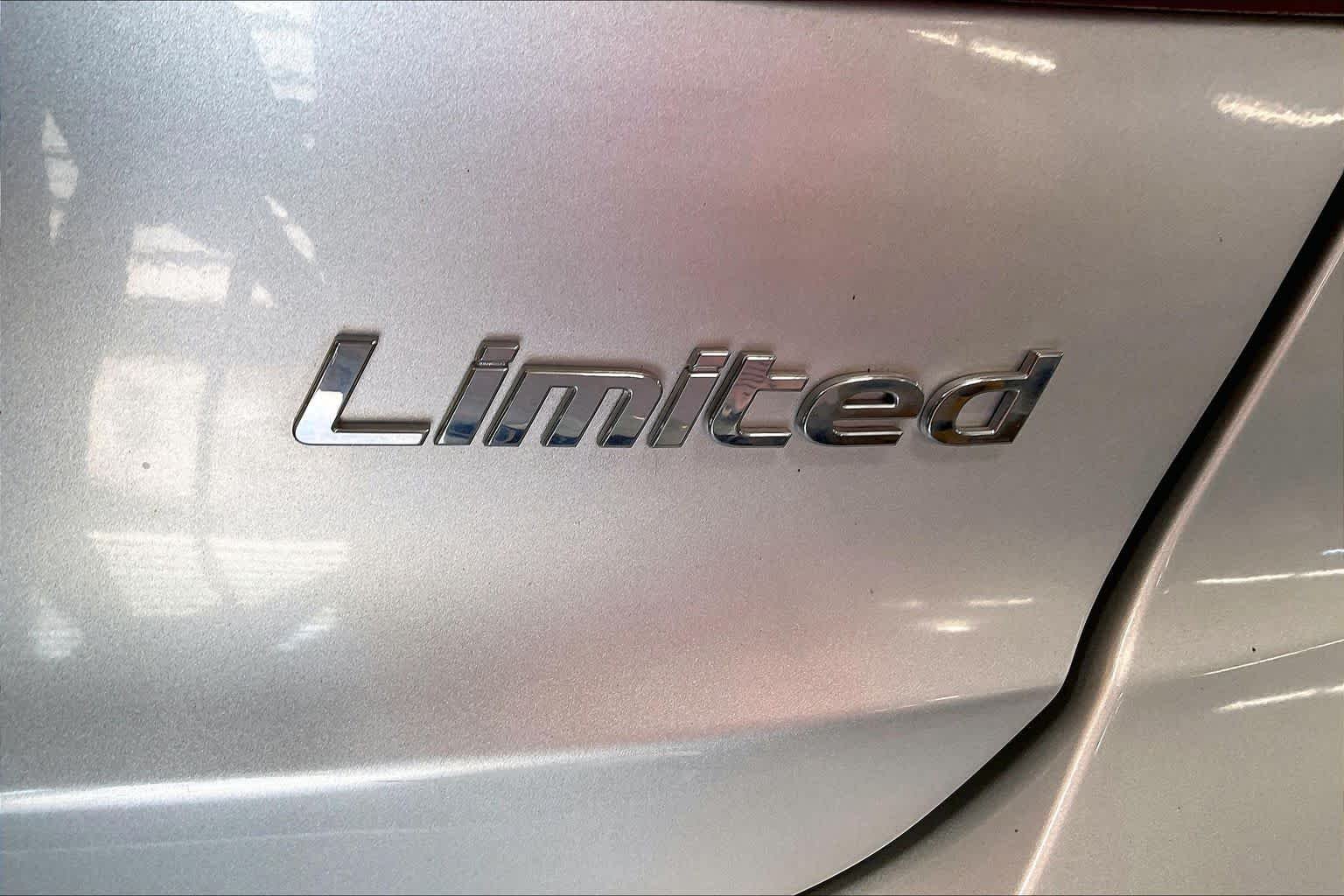 Used 2017 Symphony Silver Hyundai Limited image 10