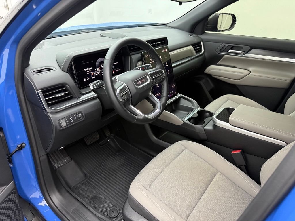 Used 2025 Metallic GMC Elevation image 18