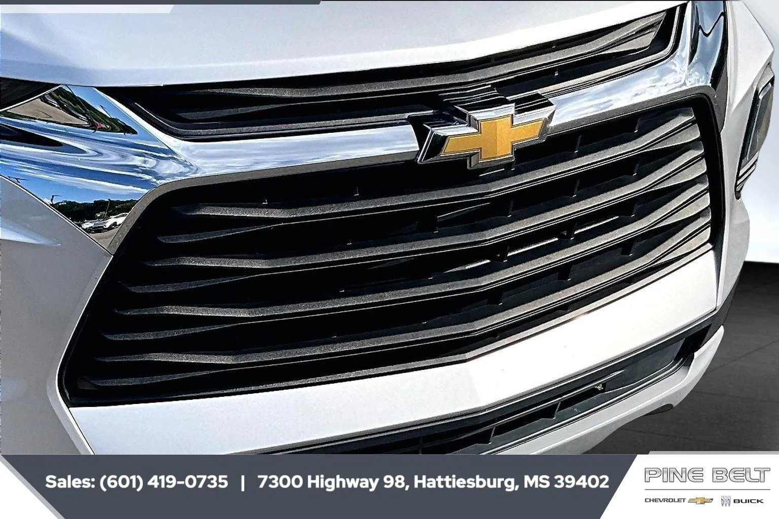 Used 2020 SILVER ICE METALLIC Chevrolet LT image 21