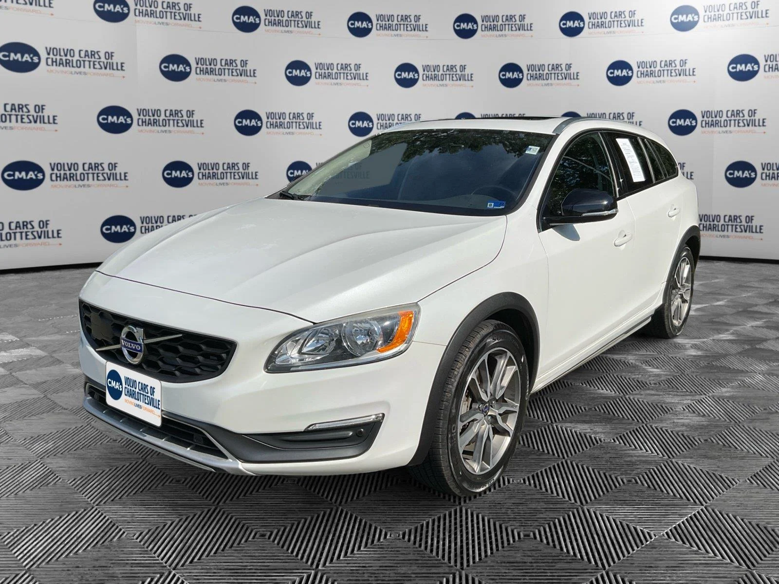 Used 2016 CRYSTAL WHITE VOLVO T5PREMIER image 1