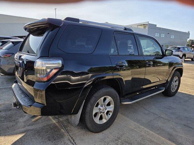 Used 2019 Midnight Black Metallic Toyota SR5 Premium image 4