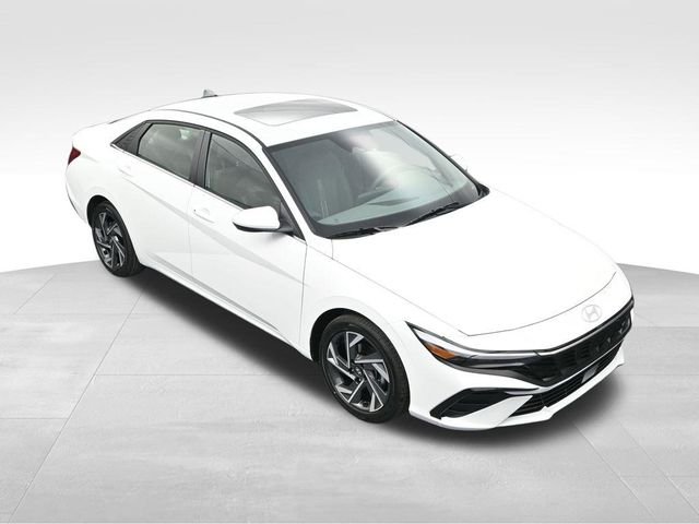 Certified Used 2025 White Hyundai SEL Convenience image 23