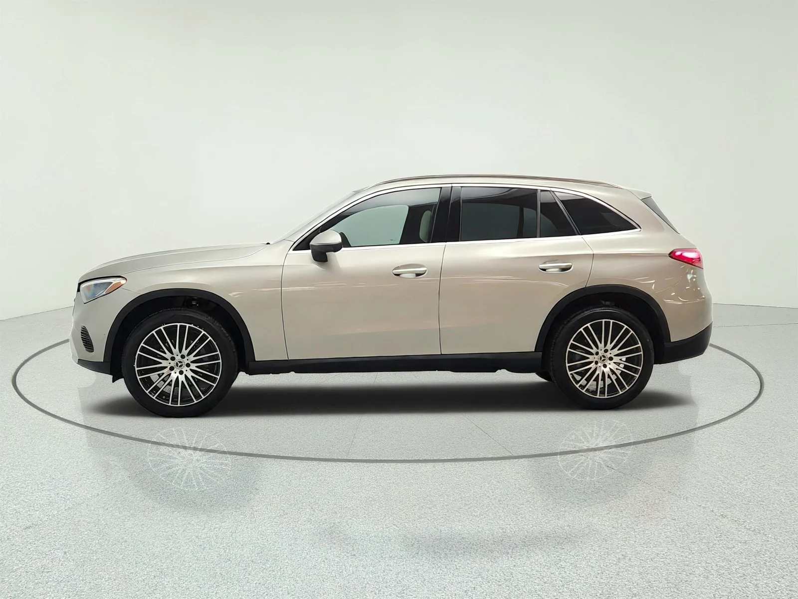Used 2023 Mojave Silver Metallic Mercedes-Benz GLC 300 SUV image 8