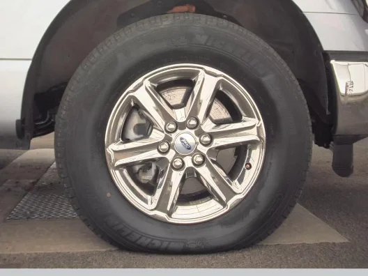 Used 2024 Silver Ford XLT image 11