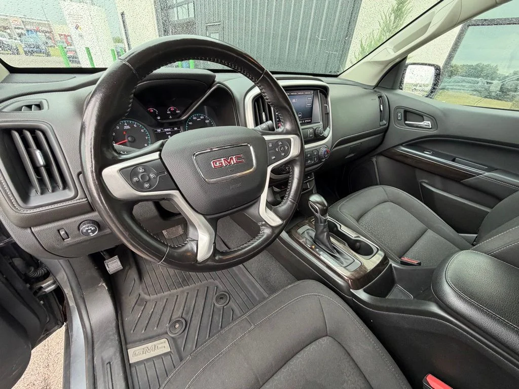 Used 2022 Gray GMC Elevation image 7