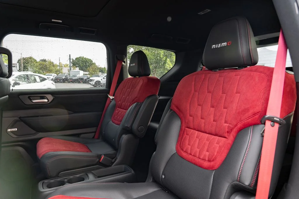New 2026 Everest White TriCoat / Super Black Two-tone Nissan NISMO® image 24