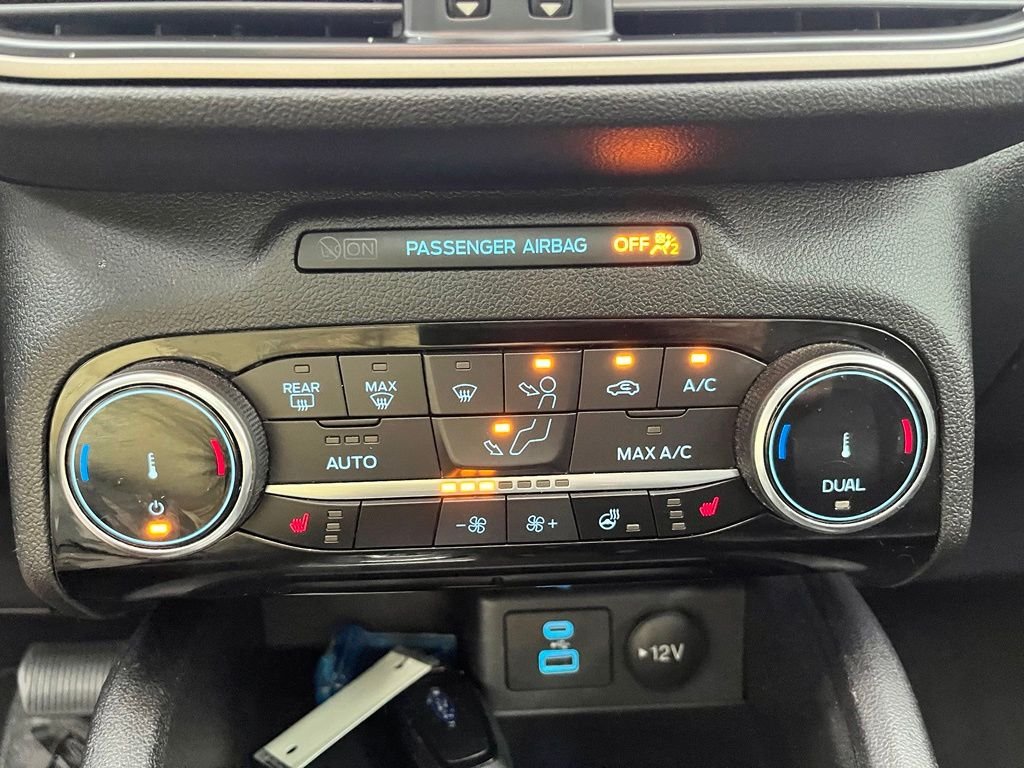 Used 2022 Blue Ford SEL image 29