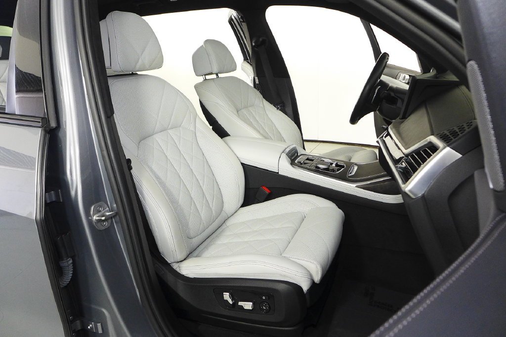Used 2023 Skyscraper Gray Metallic BMW xDrive40i image 19
