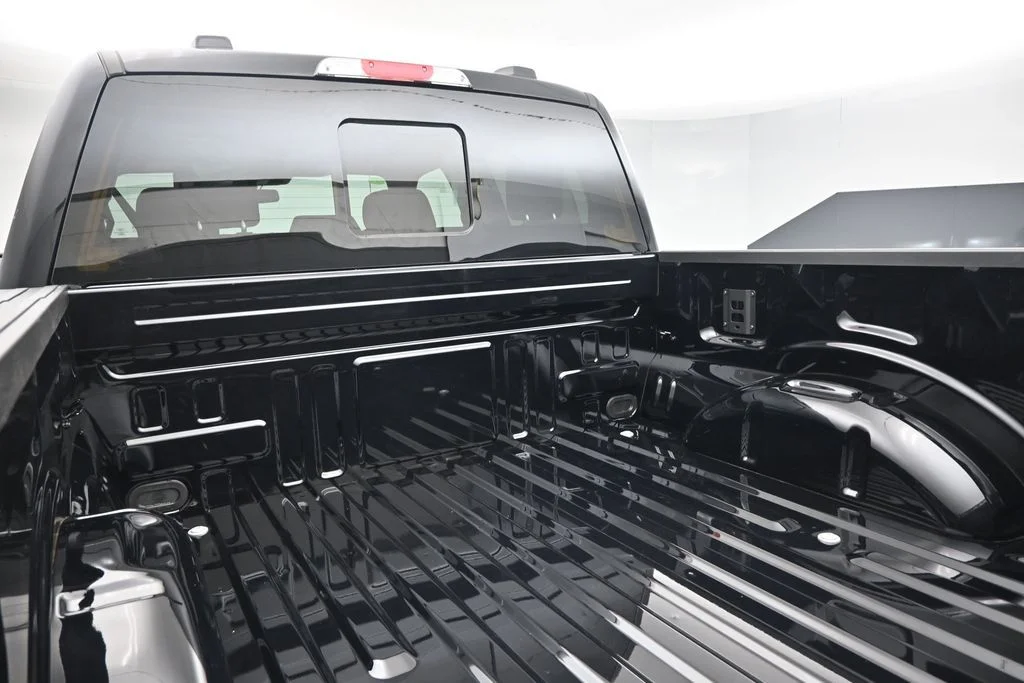 New 2026 Agate Black Metallic Ford XLT image 22