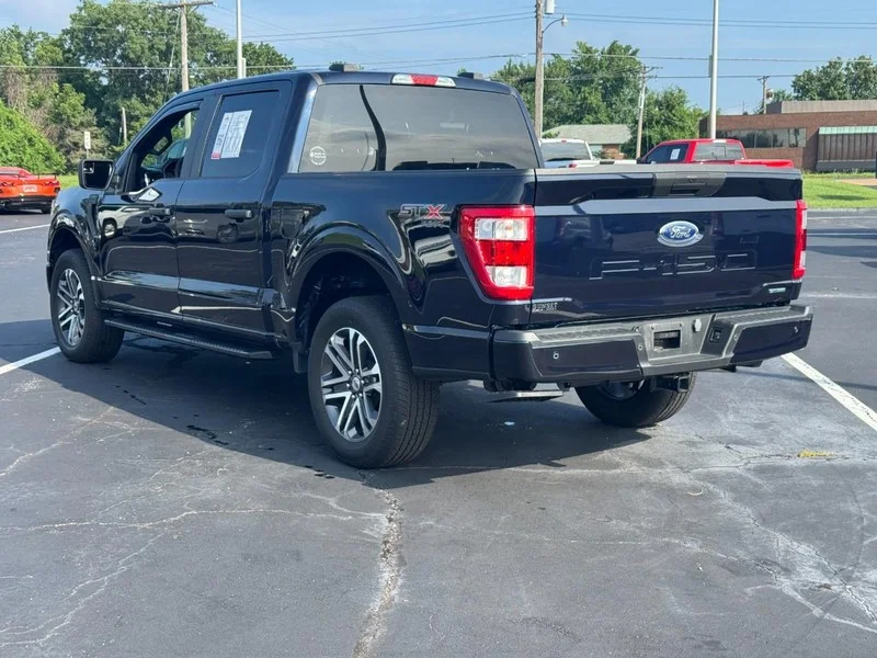 Used 2023 Antimatter Blue Metallic Ford XL image 4