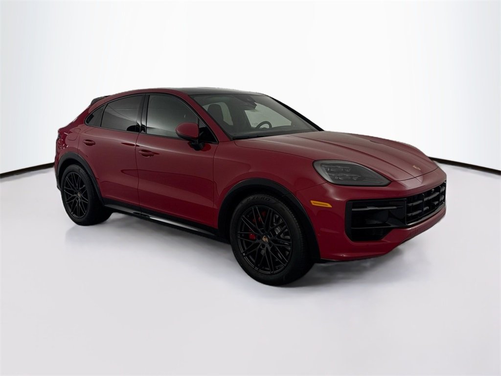 2025 Porsche Cayenne Coupe GTS photo 3