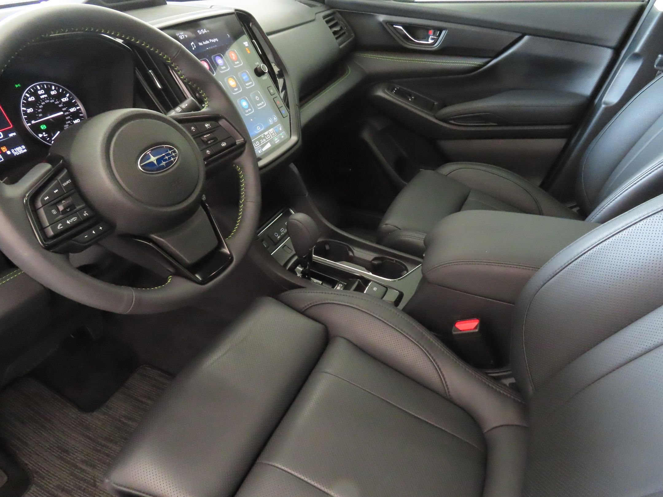 Used 2025 White Subaru Onyx Edition Touring image 22