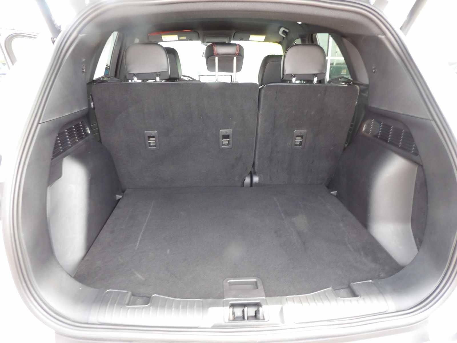 Used 2025 Space Silver Ford ST-Line Select image 12