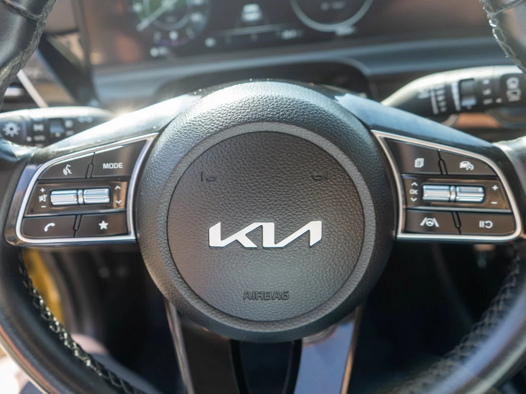 Used 2024 Green Kia S image 16
