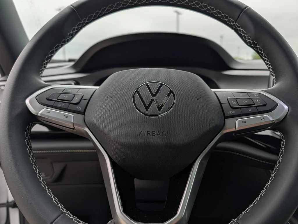 New 2026 White Volkswagen 2.0T SE w/Technology image 20