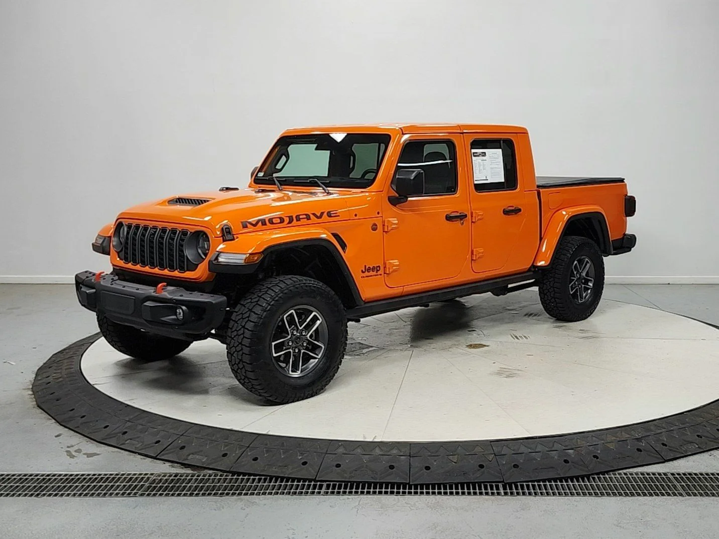 Used 2025 JOOSE Jeep Mojave image 4