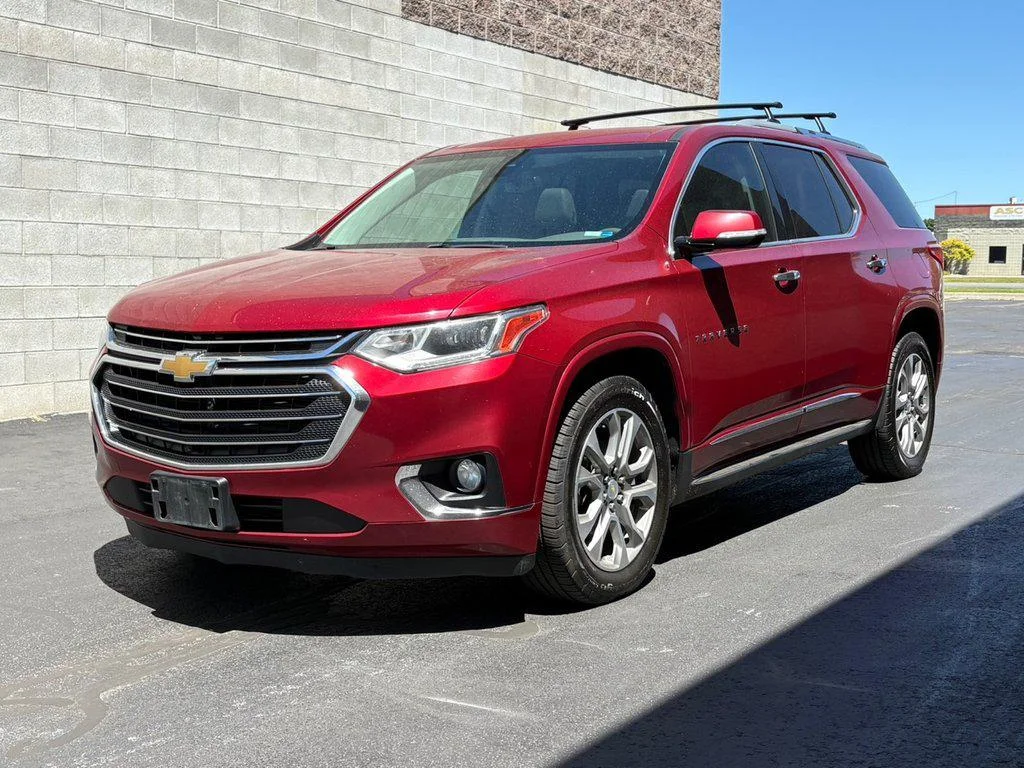 Used 2018 Cajun Red Tintcoat Chevrolet PREMIER image 3