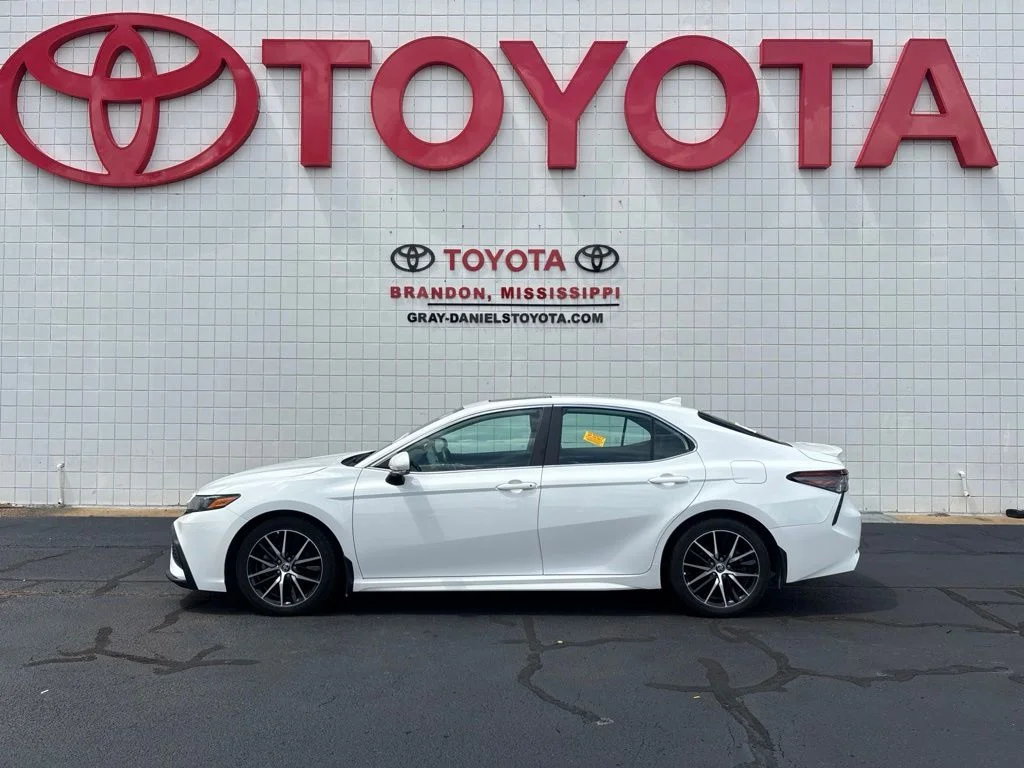 Used 2023 White Toyota SE image 4