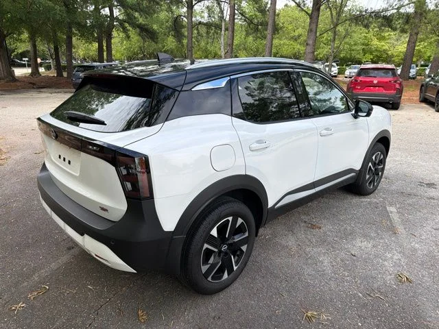 Used 2025 White Nissan SR image 5