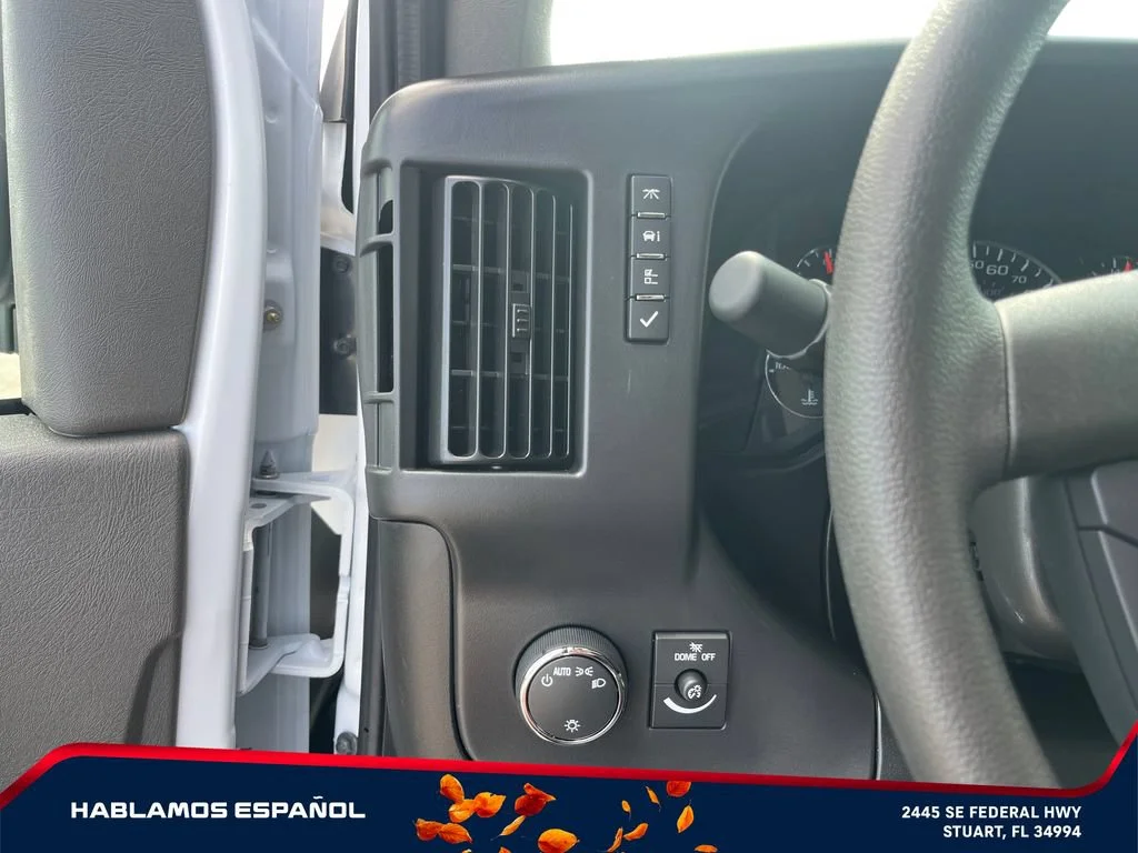 New 2026 Summit White GMC Work Van image 19