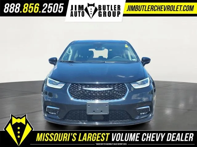 Used 2024 Black Chrysler Touring L image 26