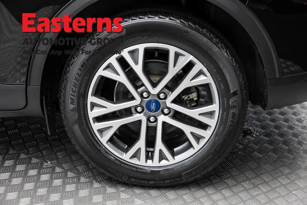 Used 2021 Black Ford SEL image 8