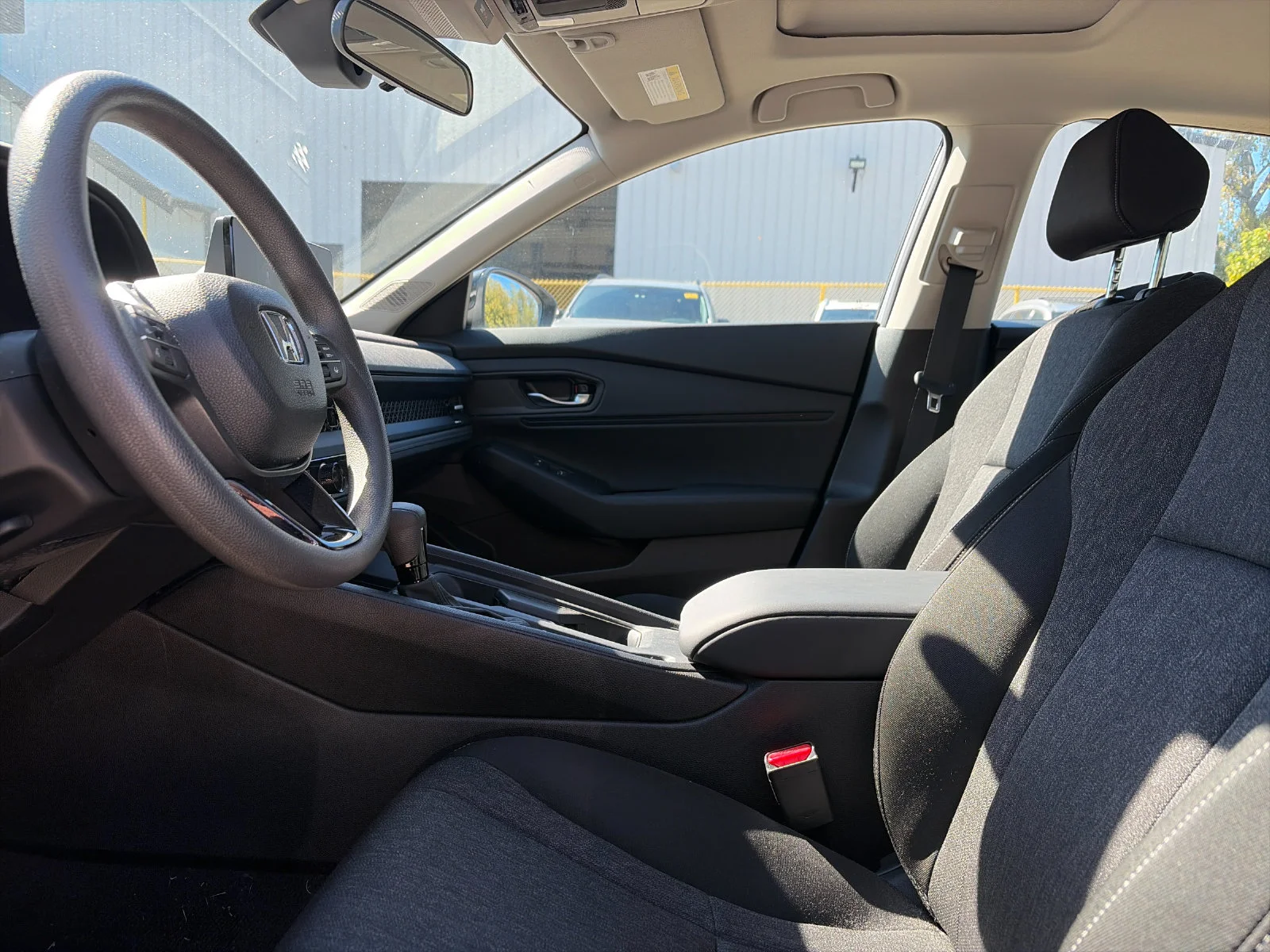 Used 2025 Silver Metallic Honda SE image 11