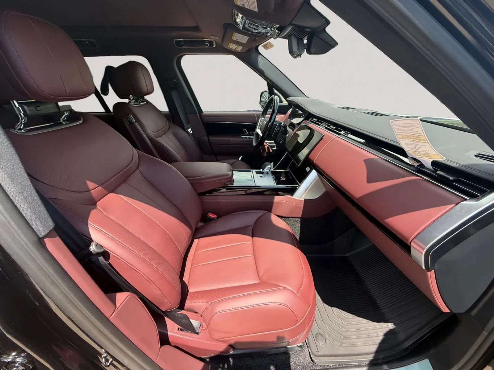 New 2026 Santorini Black Land Rover SE image 15