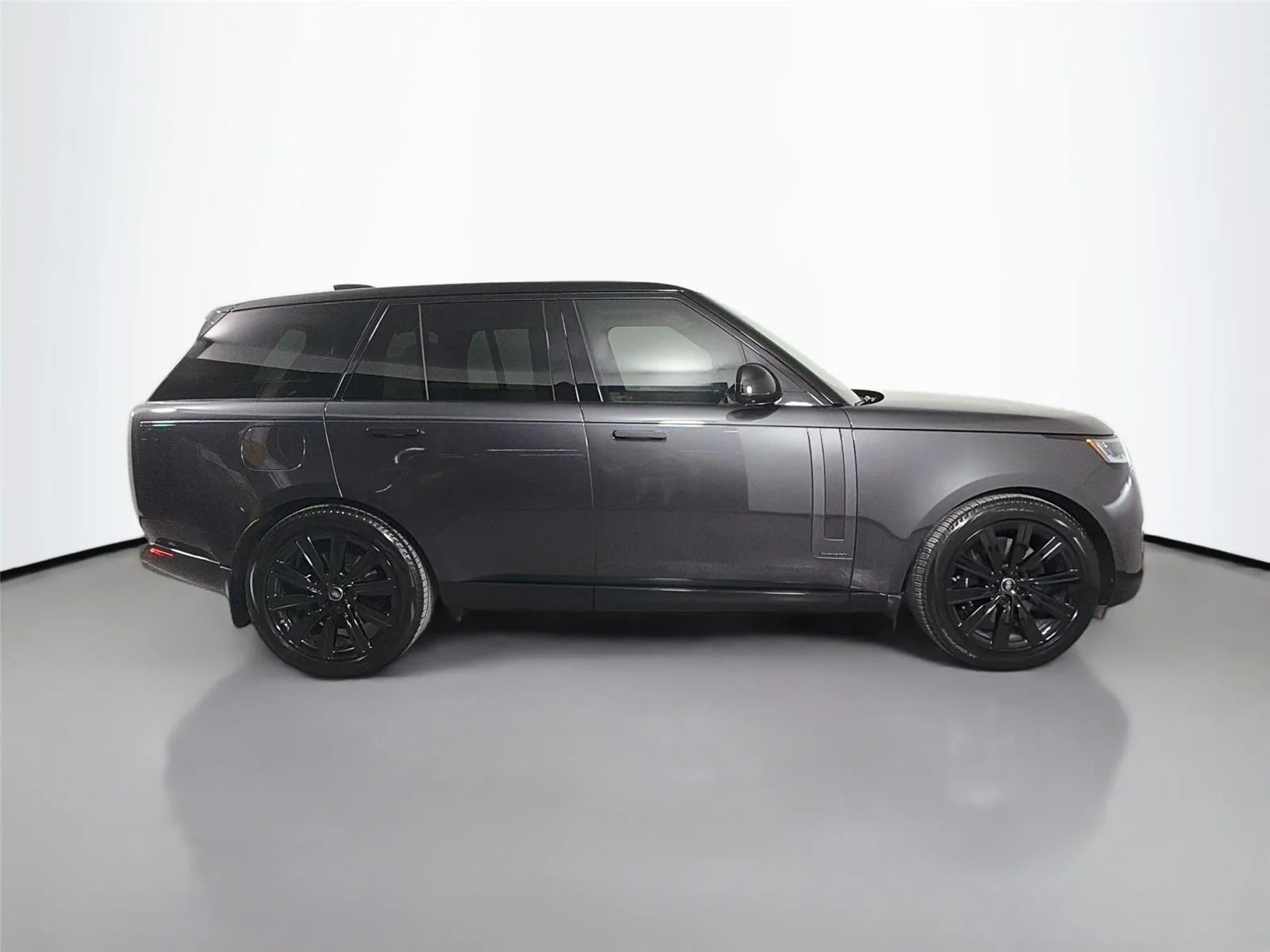 Used 2025 Carpathian Grey Land Rover P550e Autobiography image 4