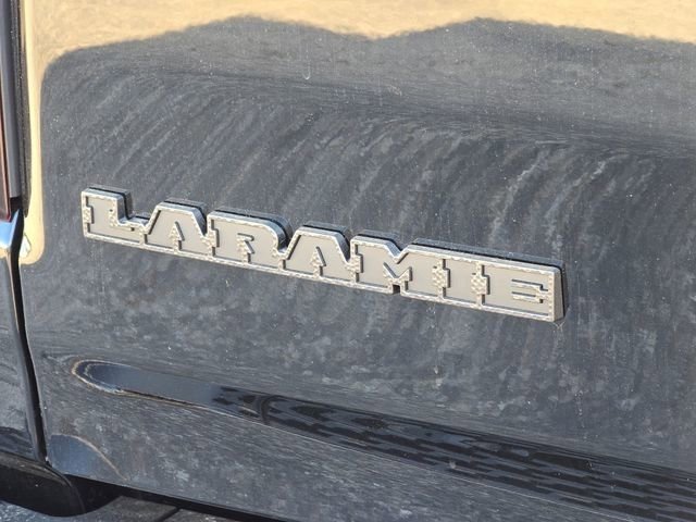 New 2026 Diamond Black Crystal Pearl-Coat Exterior Paint RAM Laramie image 34