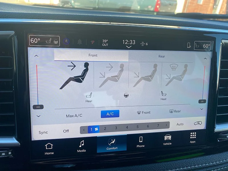 2026 Chrysler Pacifica Select - Photo 17