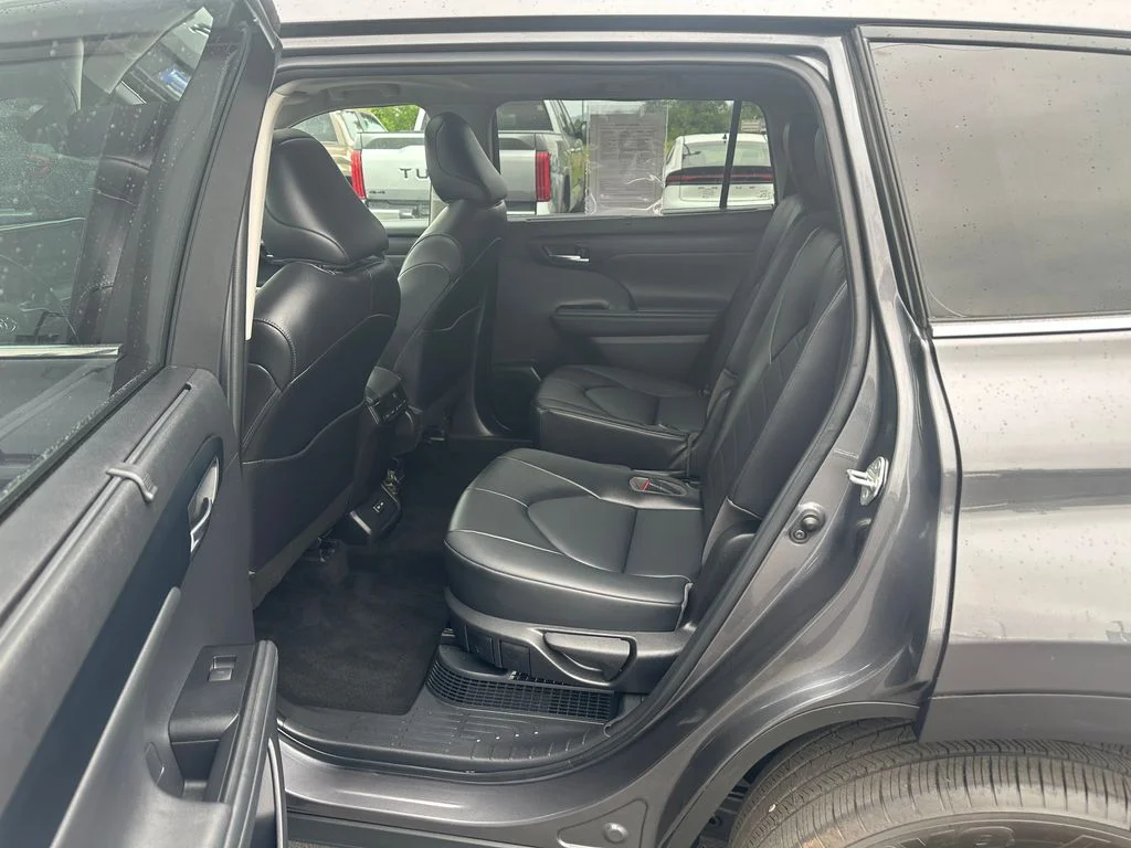 Used 2022 Gray Toyota XLE image 14