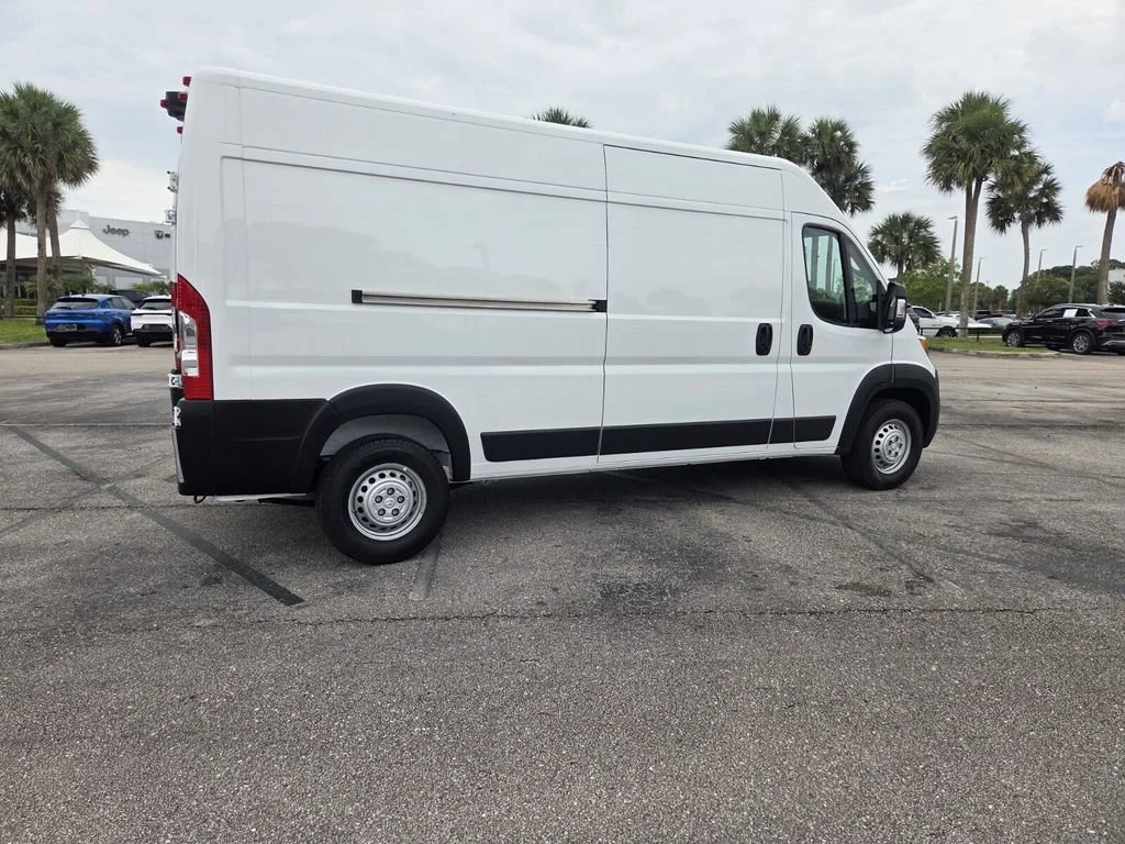 New 2026 Bright White Clear-Coat Exterior Paint RAM Tradesman image 5
